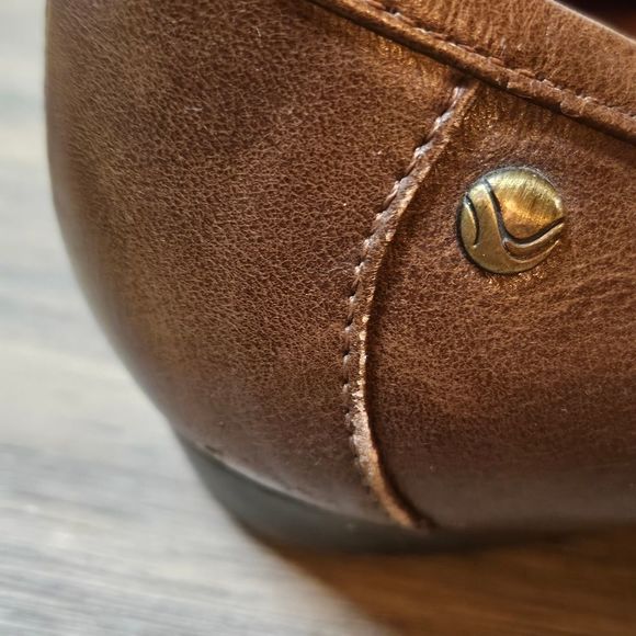 Women's Life Stride Faux Leather Brown Wedge Pump Slip On Shoe Size 11 Wide - Picture 2 of 13